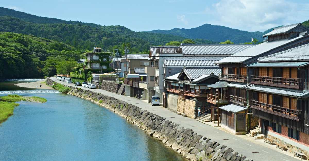 近鐵沿線河畔老街景色
